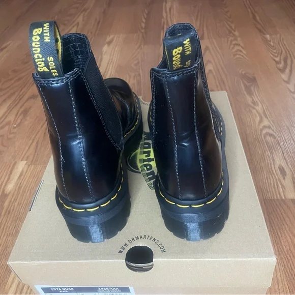 Dr. Martens 2976 Quad Platform Chelsea Boots Black US 6 Like New w/ Box - Picture 4 of 8
